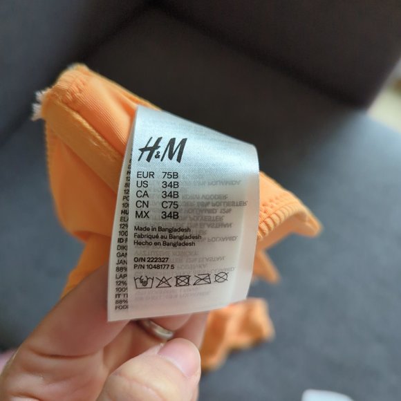 Bikini - Picture 4 of 4